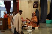 HH Swamiji felicitates the Bengaluru Math Renovation team